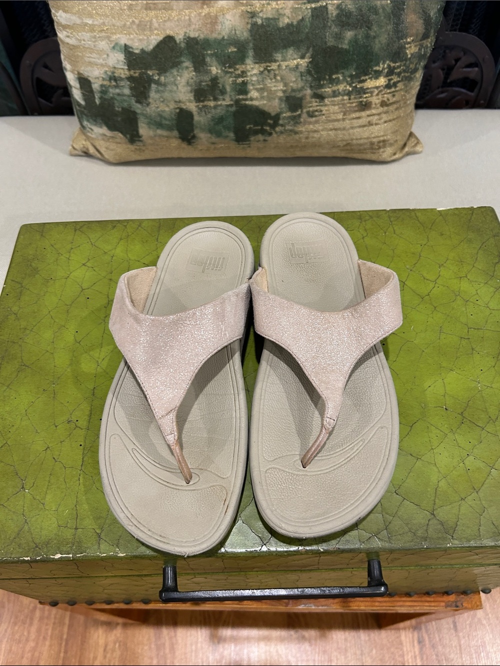 Fitflops - 8 Light Pink Women's Thong Sandals by